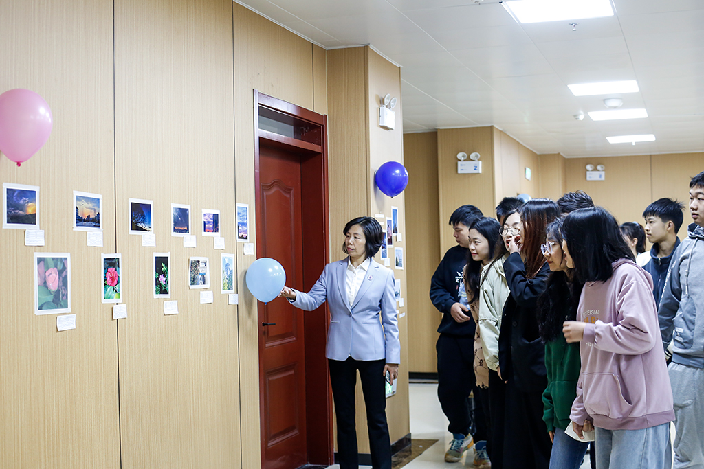 衡阳幼儿师专举办“以书叙情义，以画见远方”艺术展