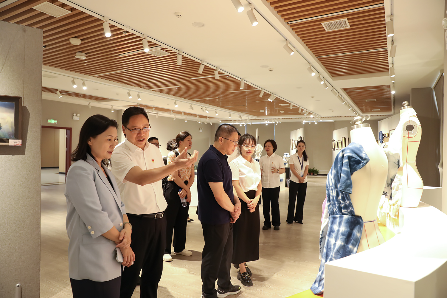 衡阳幼儿师专举行“以学促干 艺心向党”主题作品展